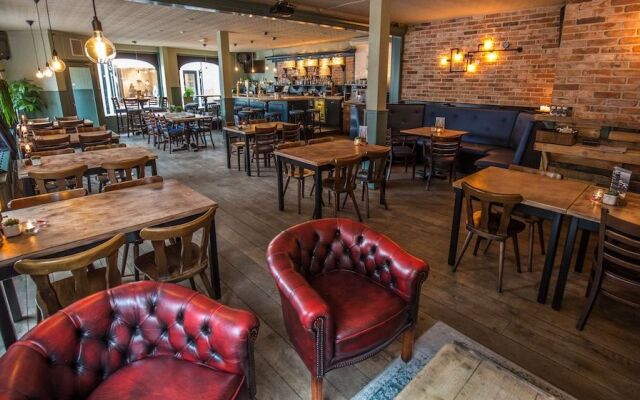 Hotel Cafe Restaurant 't Raedhus