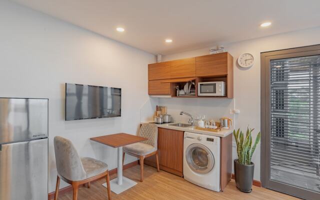Moon West Lake Serviced Apartment