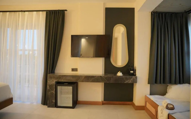 Q Alaçatı Otel (+16  adult)