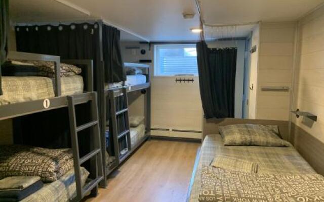 Jasper Downtown Hostel
