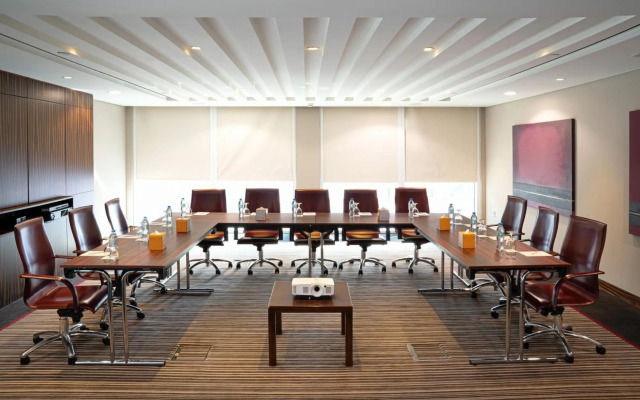 Centro Al Manhal by Rotana