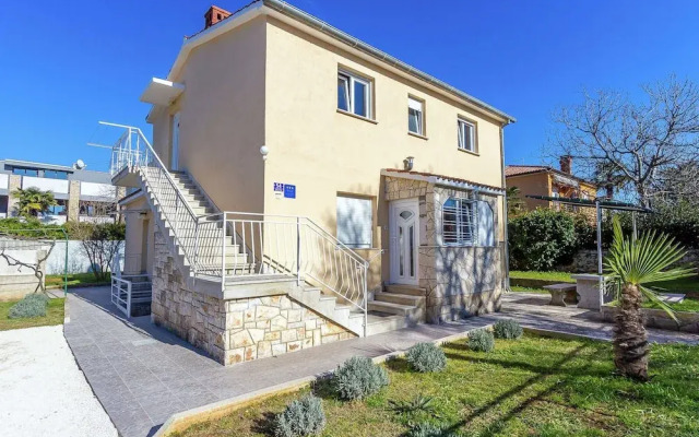 Apartment With Terrace and Pet-friendly