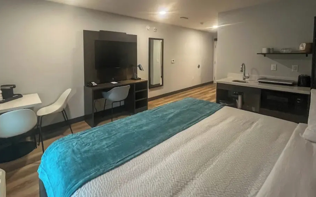 Studio 6 – Fort Frances, On