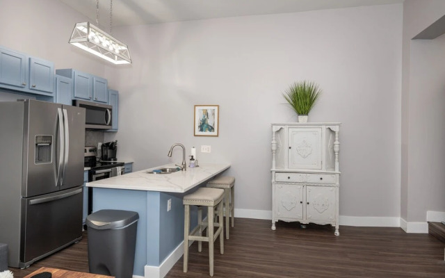 Heart of Mainstrasse Apt 2
