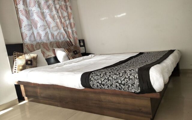 OYO 27737 Hotel Celebration