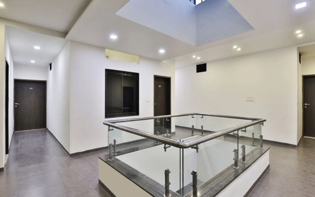 OYO 3243 Hotel Aditya Gir