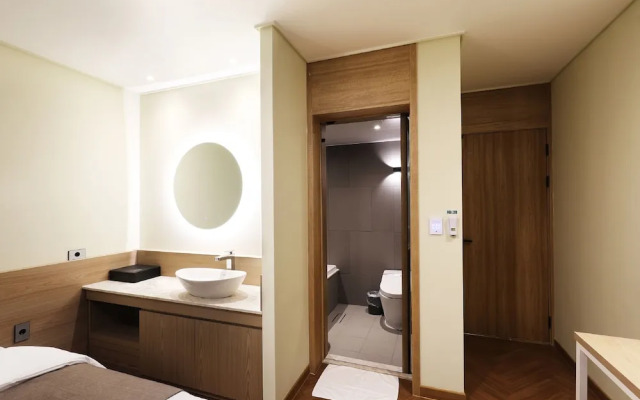 Hotel Urban Brown