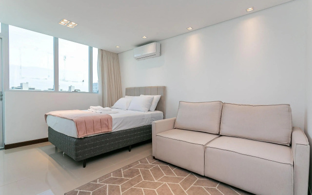 Vista Mar com sacada no Centro #CA49