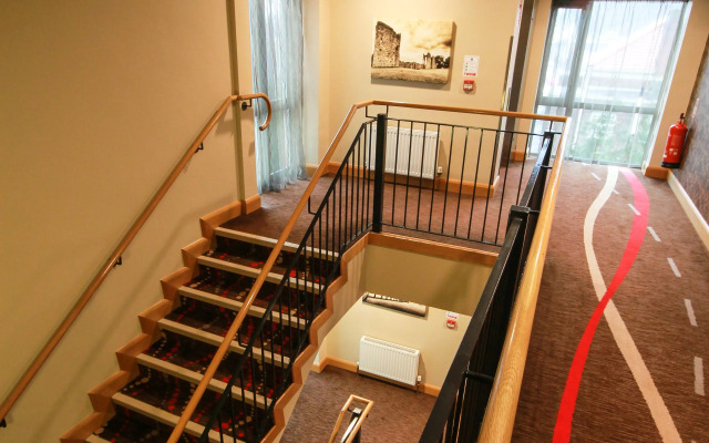 Belmore Court & Motel