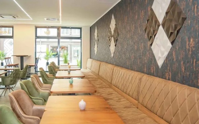 Central Hotel & Lounge Adult Only