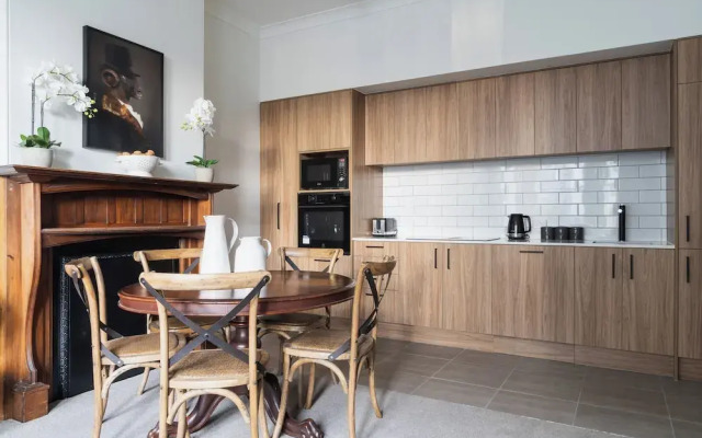 Luxury Apartment on Stuart Street