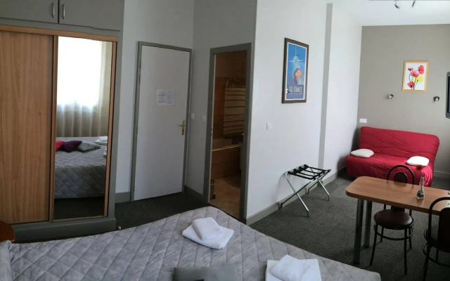 Aviation Hotel