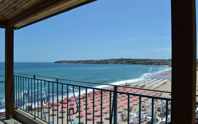 Phoenix Family Hotel