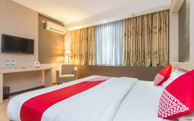 OYO 663 Hotel Sejati