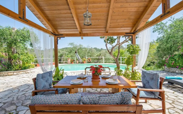 Georgina House in Velianitatika