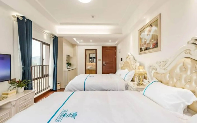 Western Theme Holiday Apartment Hotel