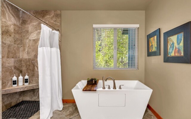 Bass Lake Beauty! 4 BDR Sleeps 16, Lakefront Views