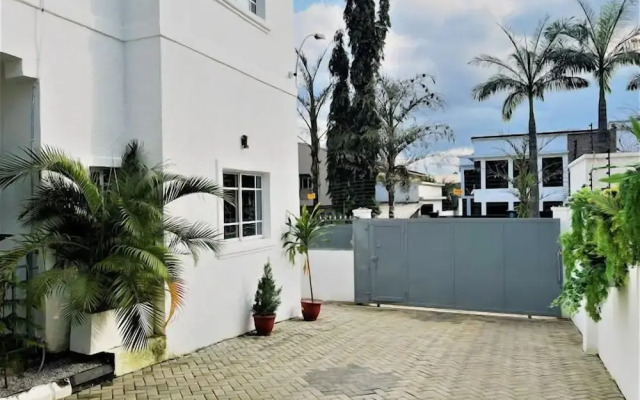 Imperio Apartments