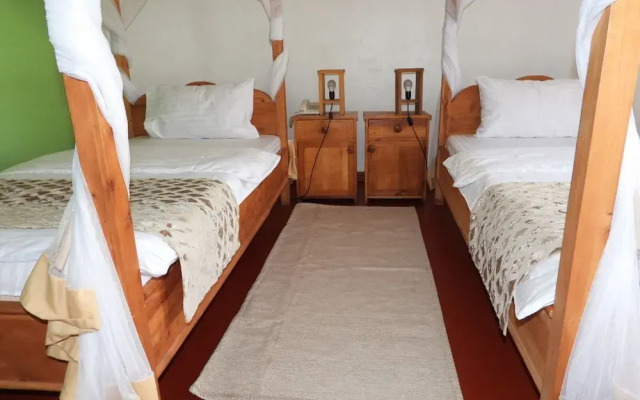 Bougainvillea Safari Lodge