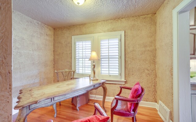 Charming Tusla Home ~ Half-mi to Expo Square!