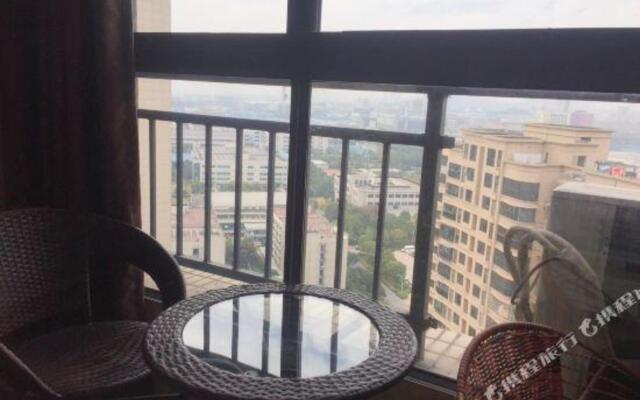 Yijia Apartment Hotel