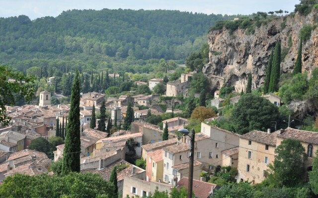 Spacious Holiday Home in Lorgues With Private Pool