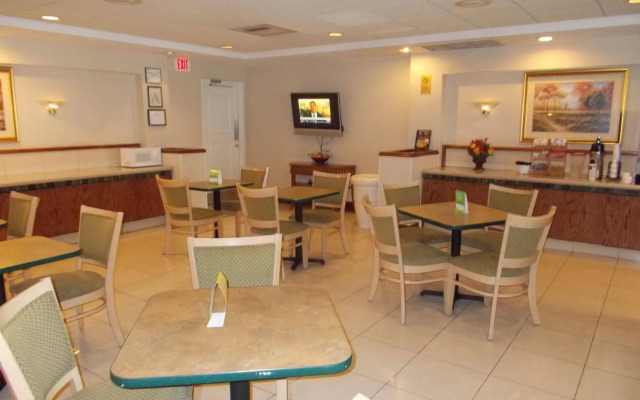 Magnuson Hotel Hattiesburg