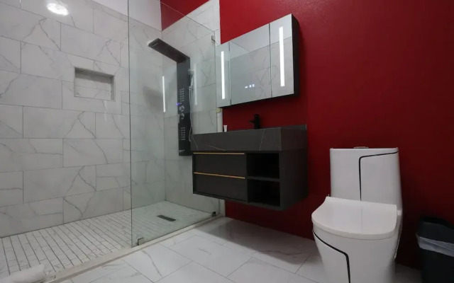 PÀRIS Honeymoon Suite