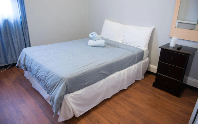 YMCA Greenpoint - Shared Bath