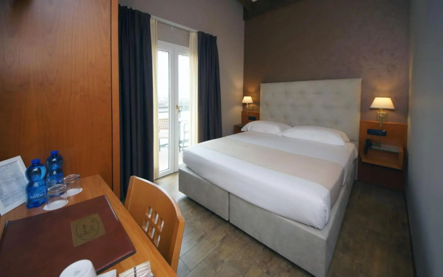 Hotel Clarin 14 by Dori