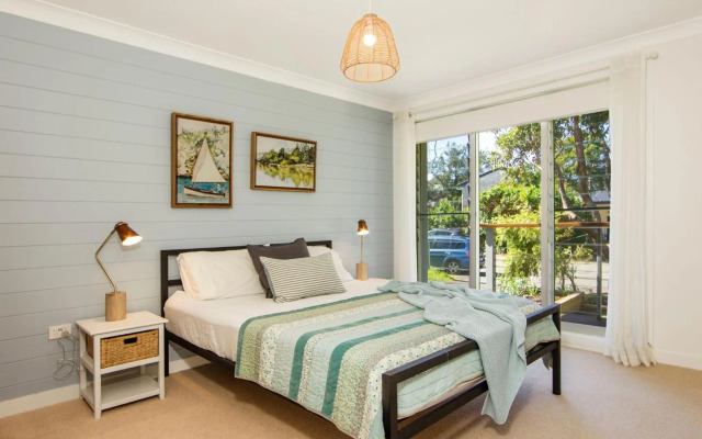 Spinnaker - Family Getaway - 2mins Walk to Beach