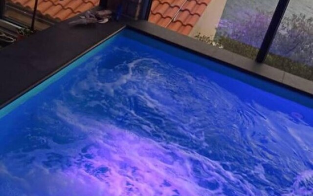 Villa Relax, Amazing View and 2 Pools