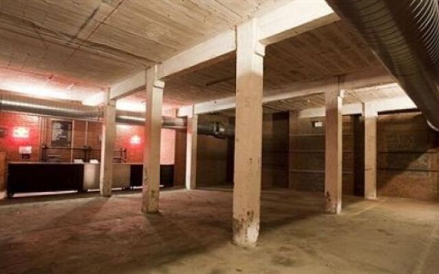 Victoria Warehouse Hotel