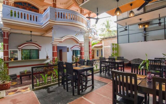 Golden Ganesha Villa - Hostel