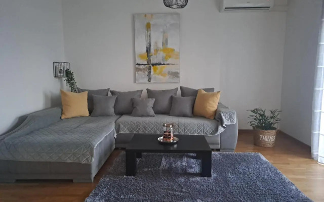 Apartment Mira