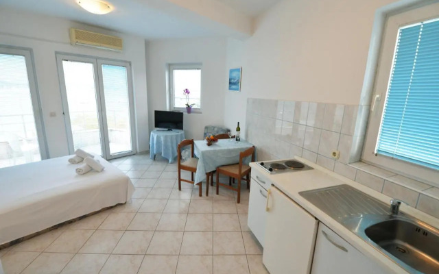 Apartman Mana, Murter