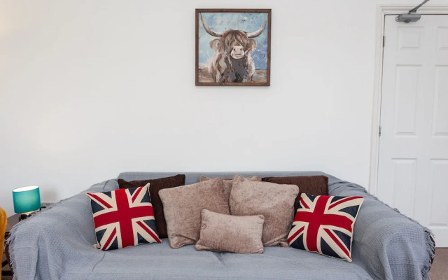 5 Bed House near Manchester
