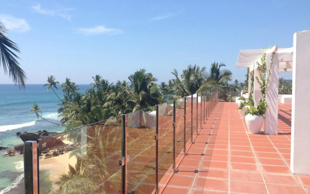 Sayura Beach Hotel