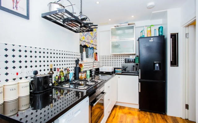 2 Bedroom Flat Sleeps 4 In Chelsea