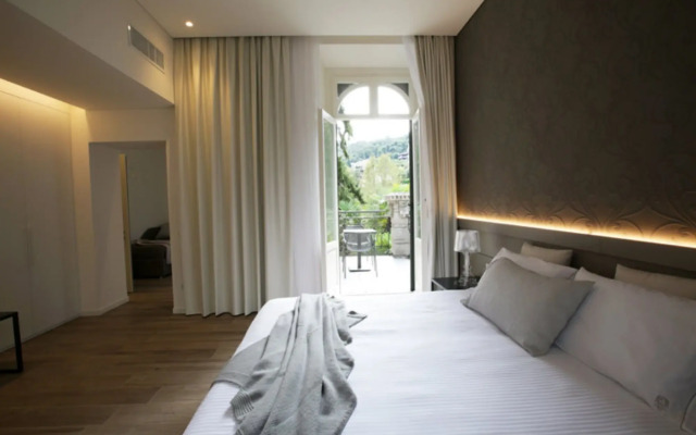 Villa Liberty - Lake Como Rooms & SPA