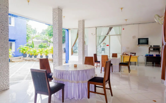 OYO 1967 Hotel House of Eva Syariah Near Rumah Sakit Umum Daerah Jagakarsa