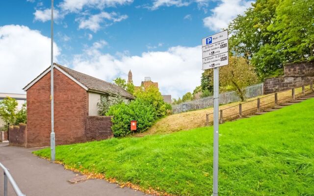 Graceful Apartment in Greenock near Newark Castle