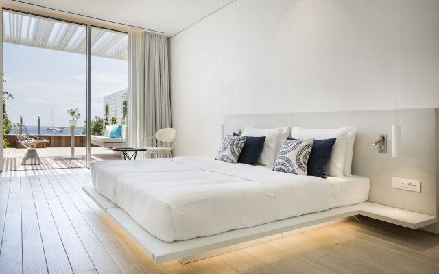Mykonos Dove Beachfront Hotel