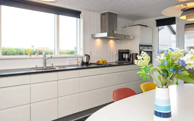 6 Person Holiday Home in Hemmet