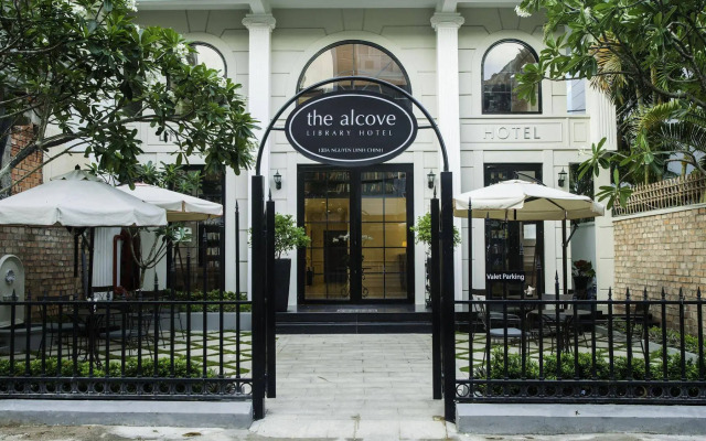 The Alcove Library Hotel