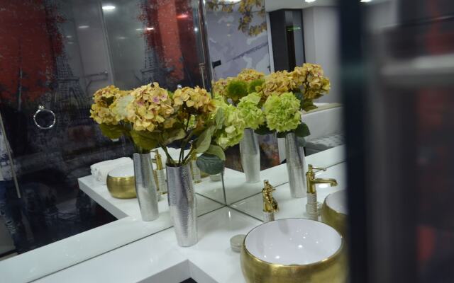 Hotel Paris Luxury Suites