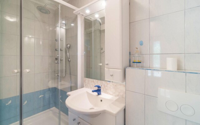 Awesome Home in Splitska With Wifi and 3 Bedrooms