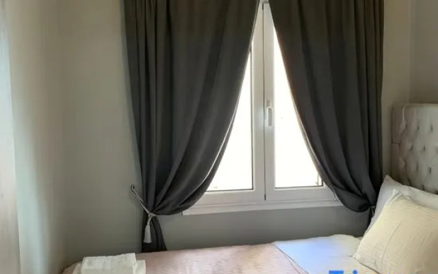 Modern apartment with sea view, 2 minutes from the beach,  Central Artemida