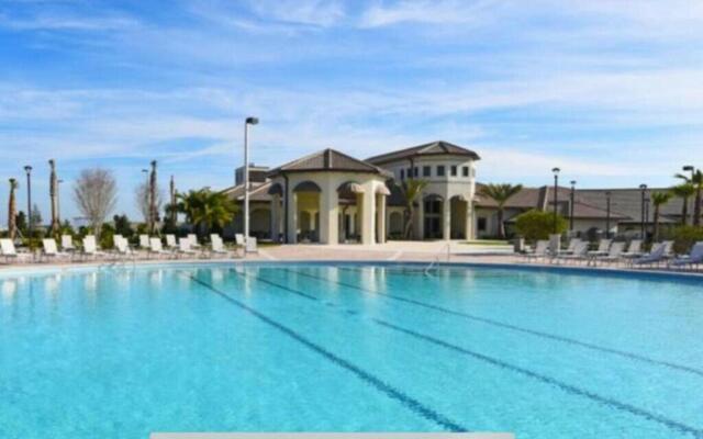 Amazing Champions Gate 7 bedrooms/6 bathrooms!