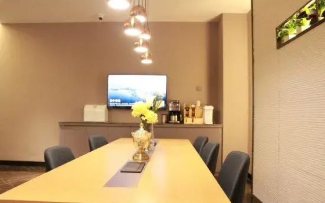 Homeinn Selected Hotel (Chuzhou Municipal Government World Trade Building)